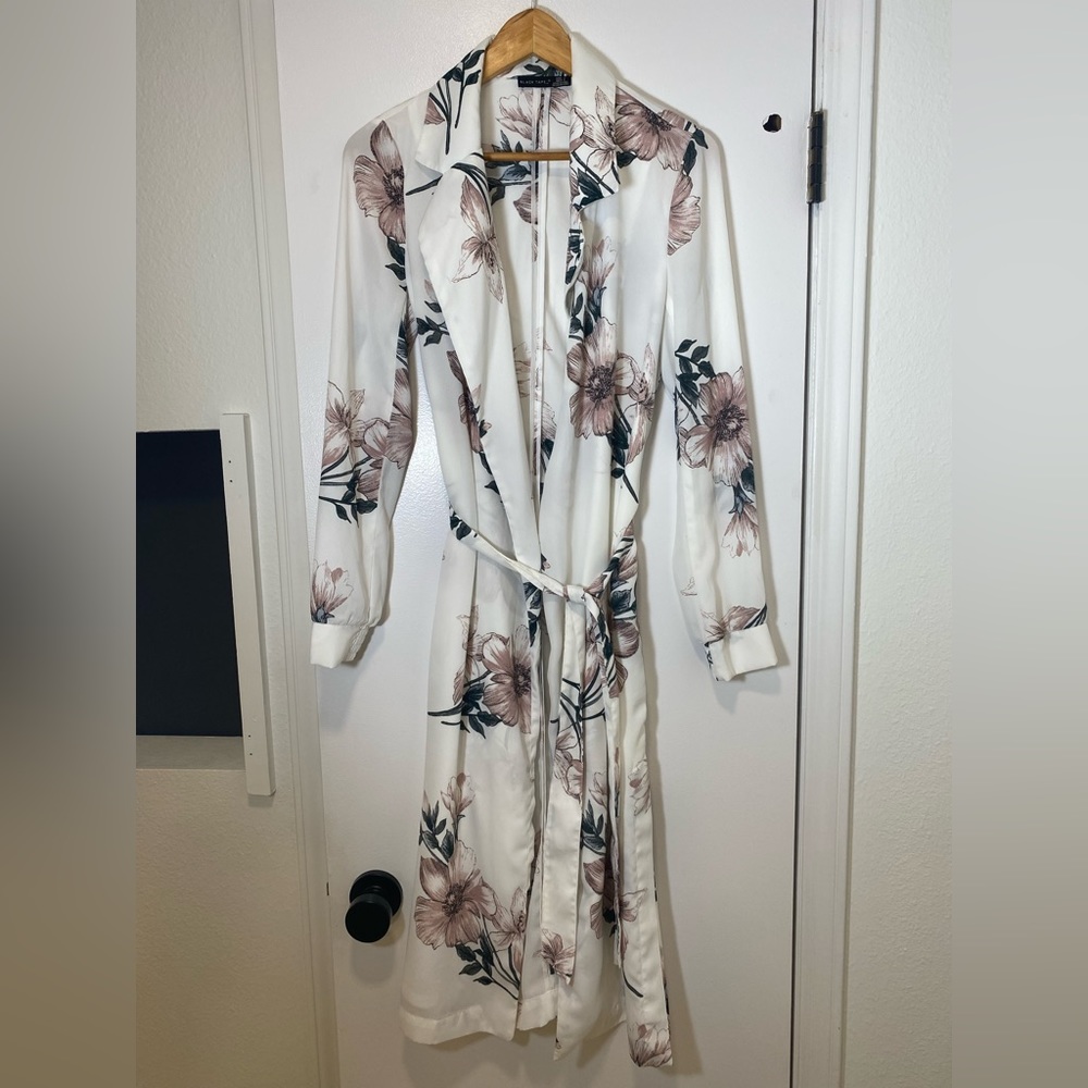 Black Tape_ Floral Lightweight Cardigan